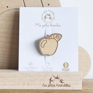Broche en bois – Pomme