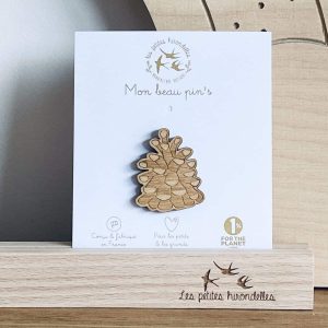 Pin’s en bois – Pomme de pin