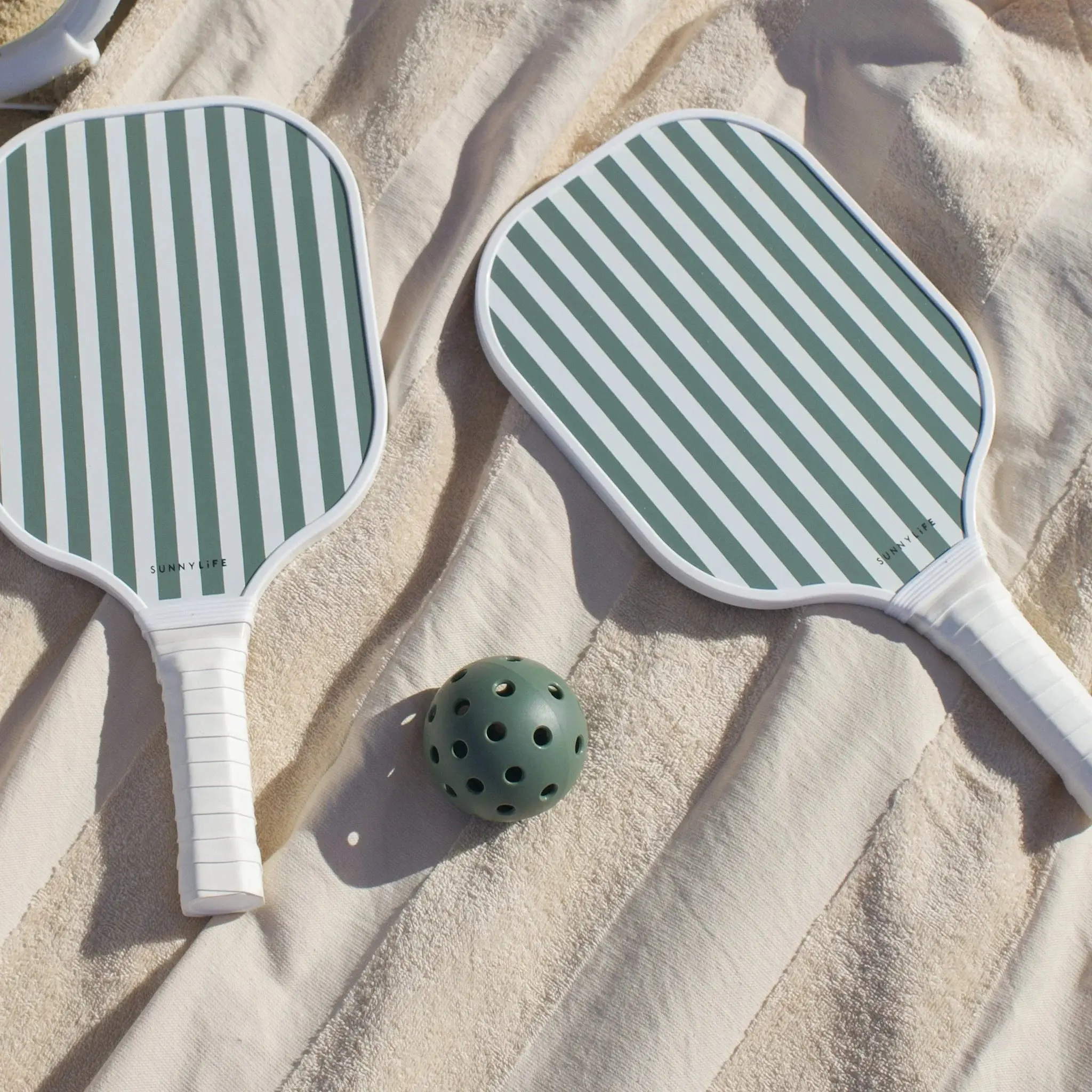 PICKLE BALL SET THE VACAY OLIVE – Image 2