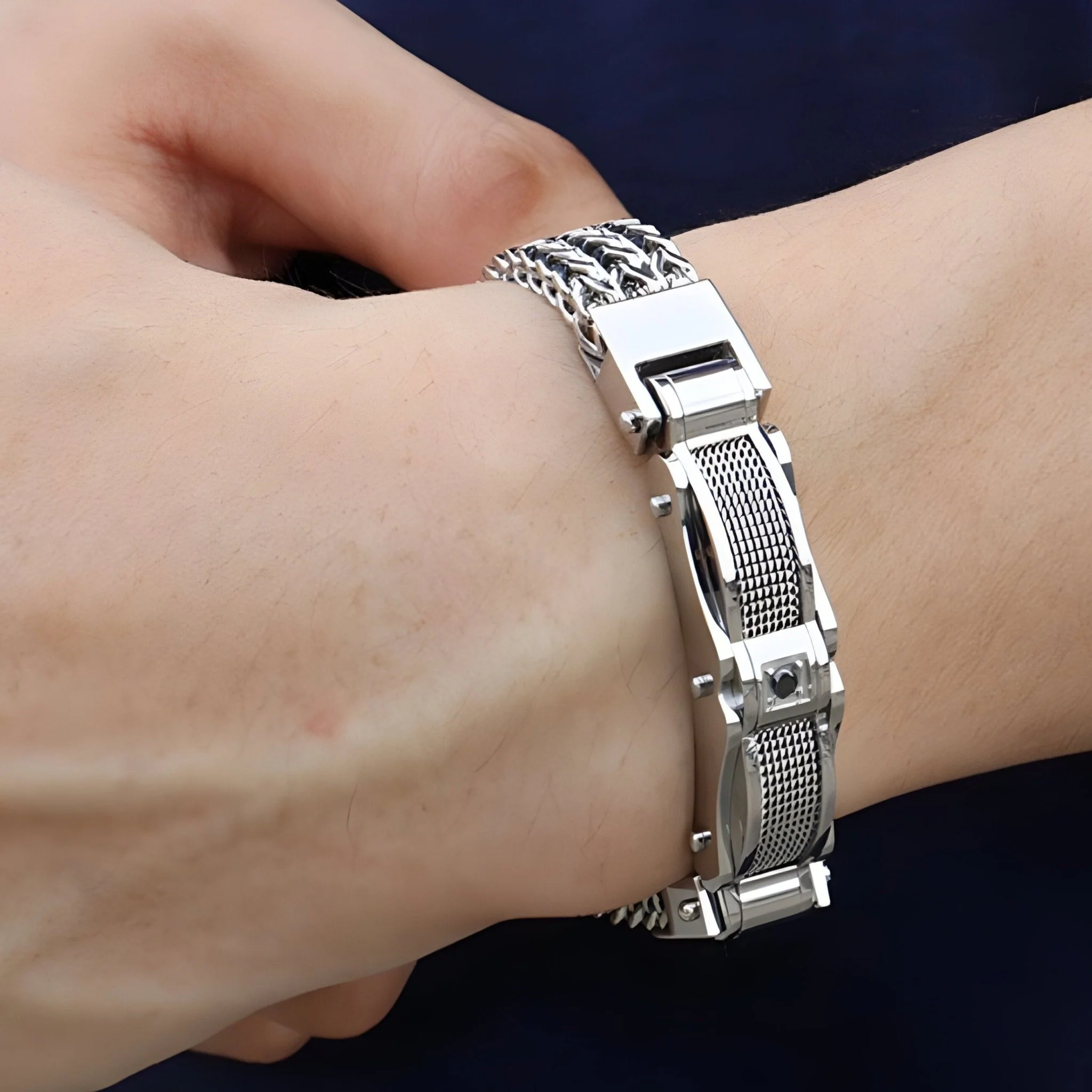 Bracelet en acier inoxydable, serti d'une strass, modèle Gaston – Image 2