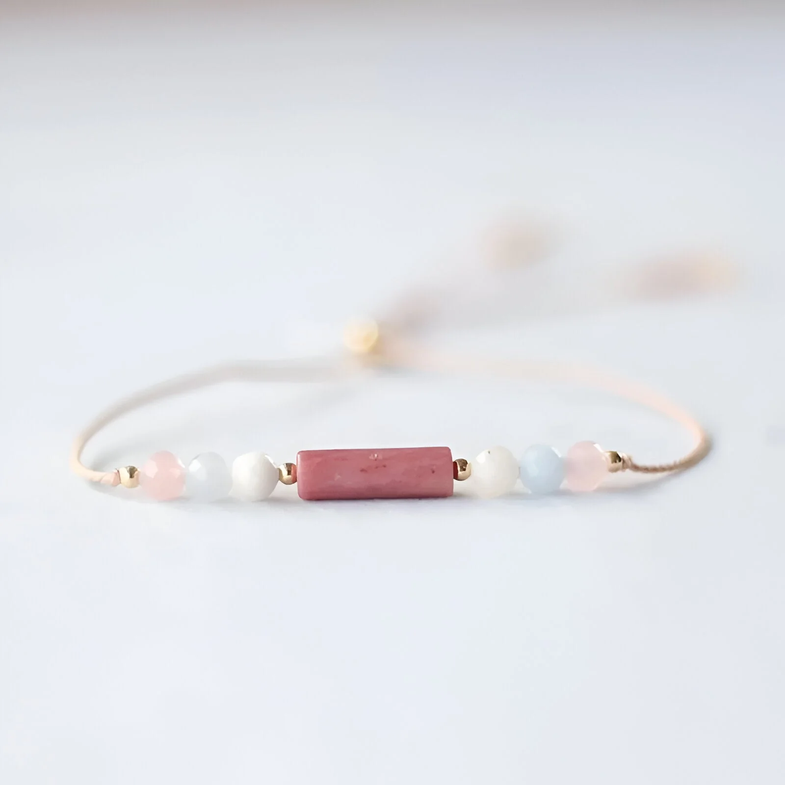 Bracelet fin en pierres naturelles, pour femme, modèle Elysande – Image 3