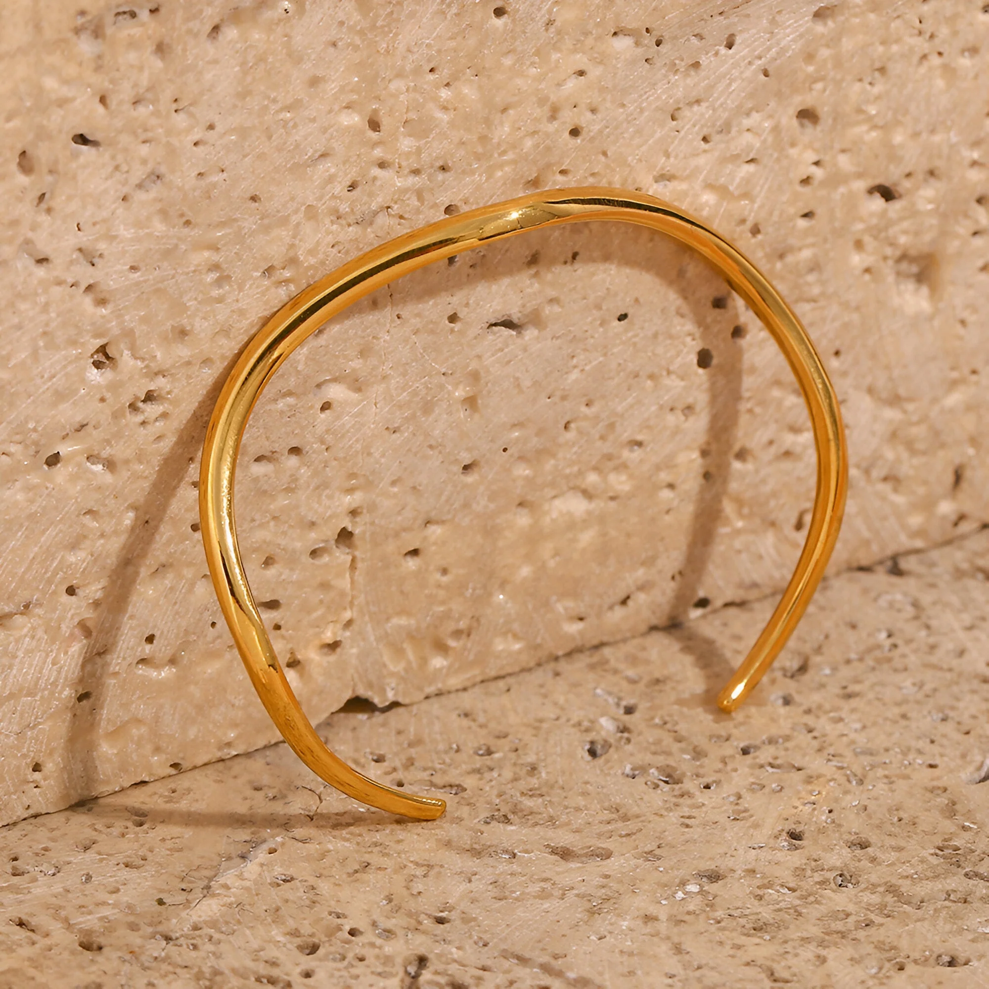 Bracelet jonc en ondulé en acier inoxydable, modèle Lyra – Image 8